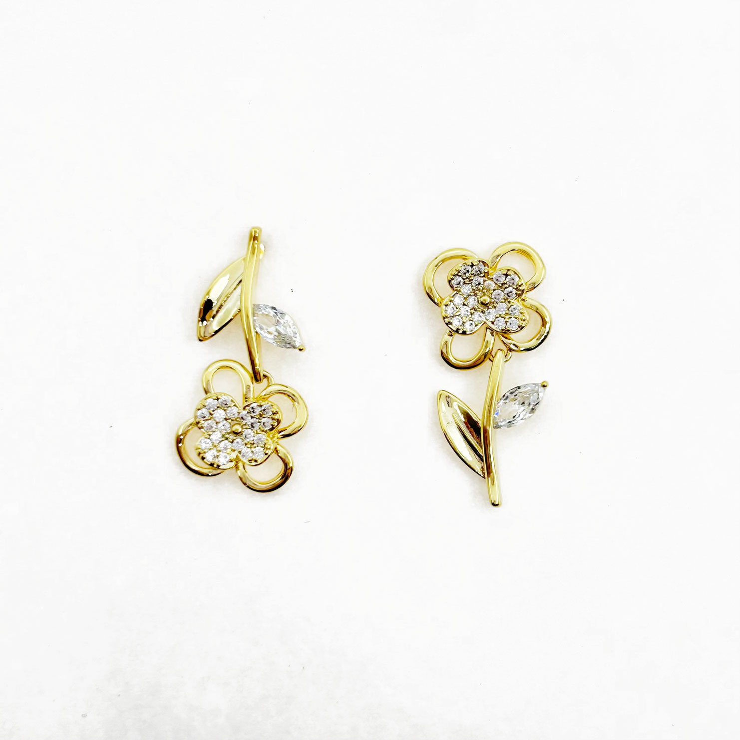 韓國 925純銀 水鑽 花朵 華麗 造型 垂墜感 耳針式耳環