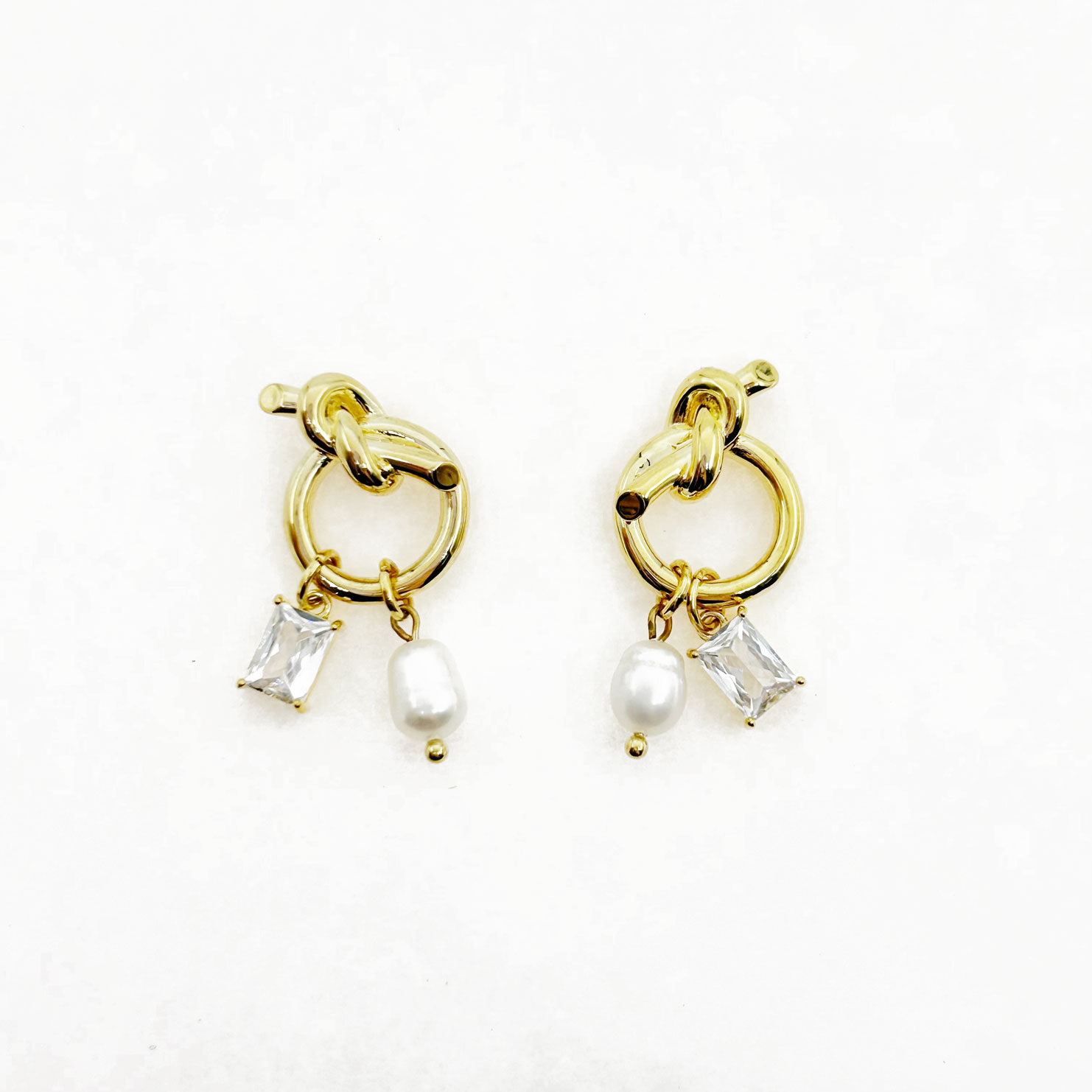 韓國 925純銀 水鑽 珍珠 扭結 造型 垂墜感 耳針式耳環