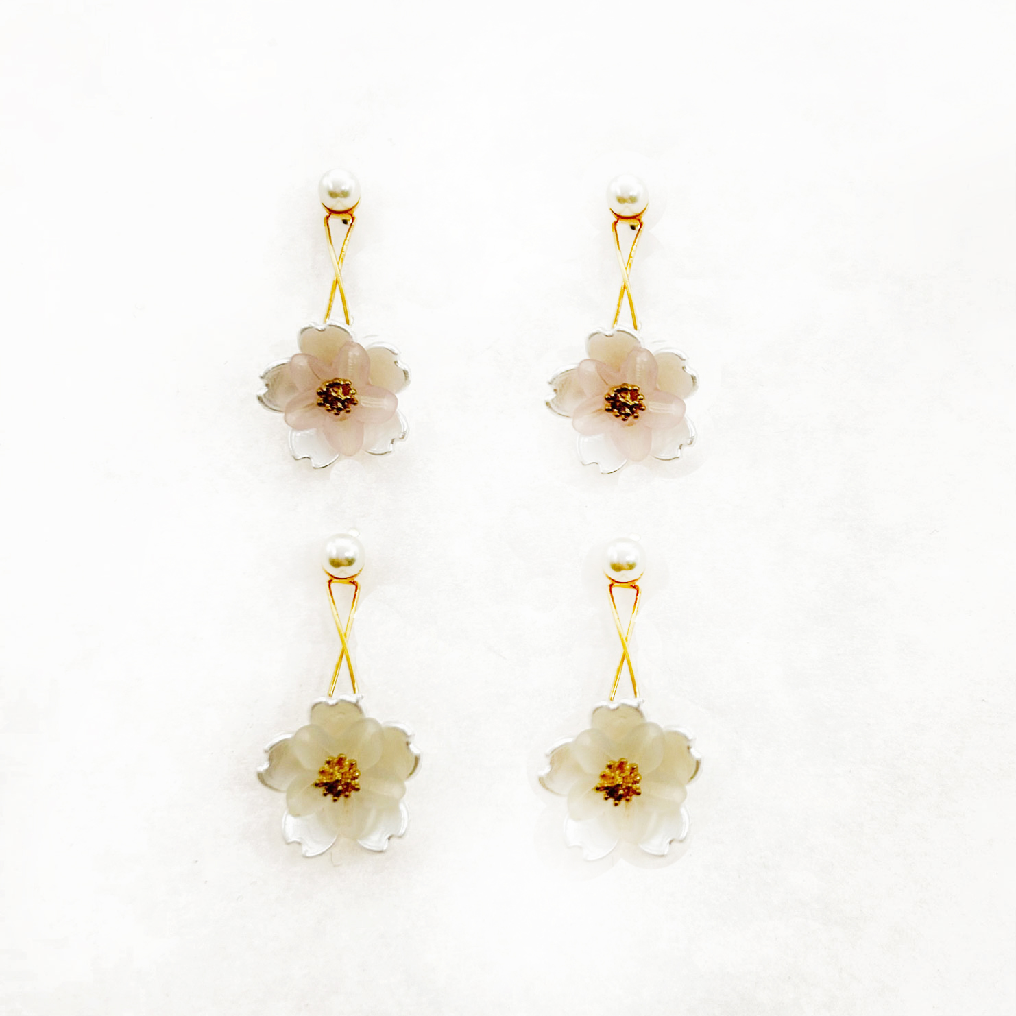 韓國 珍珠 花朵 雙色 耳針式耳環