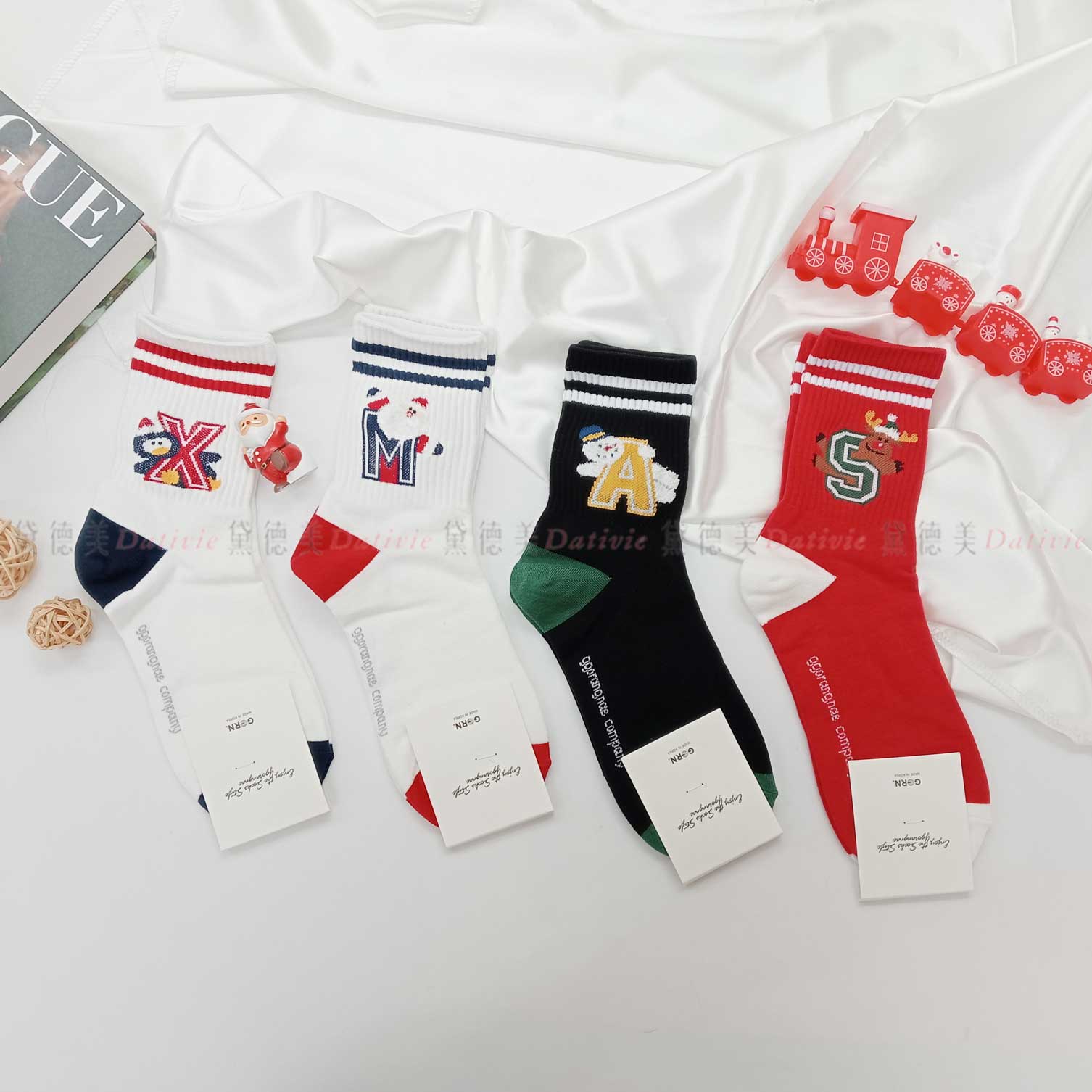 韓國襪 美式 聖誕節 聖誕老人 聖誕樹 麋鹿 雪人 企鵝 XMAS 四款 中統襪